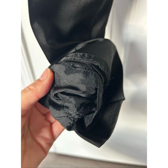 Tahari slik like dress pants with a cut in the back insulated size 0-2 see measu - Picture 7 of 7